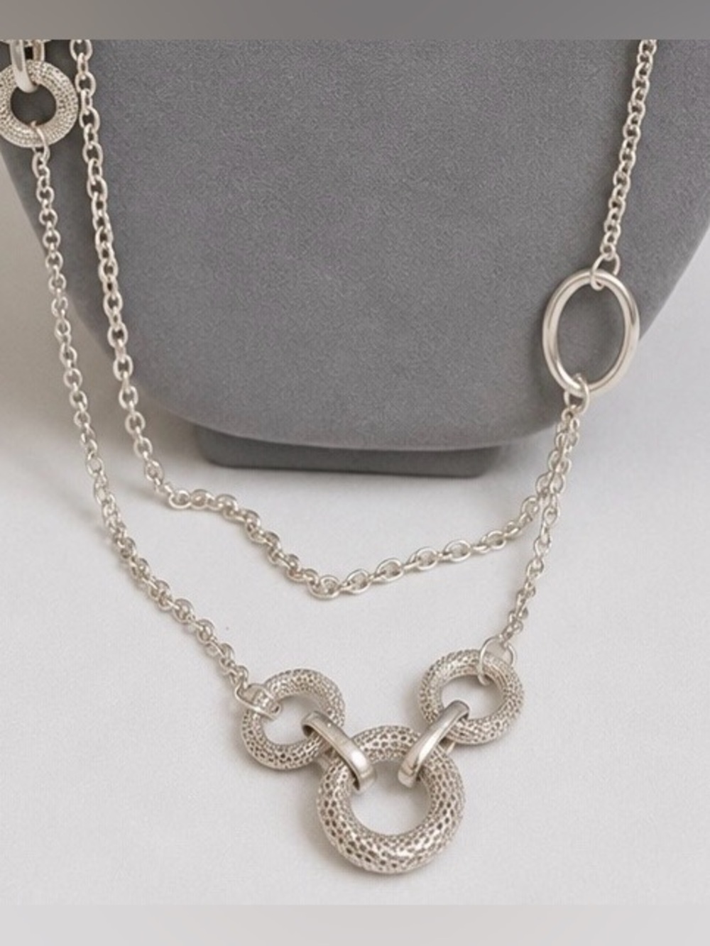 Premier Designs RUNWAY 41.5" necklace.  EUC. #149 - Picture 2 of 5